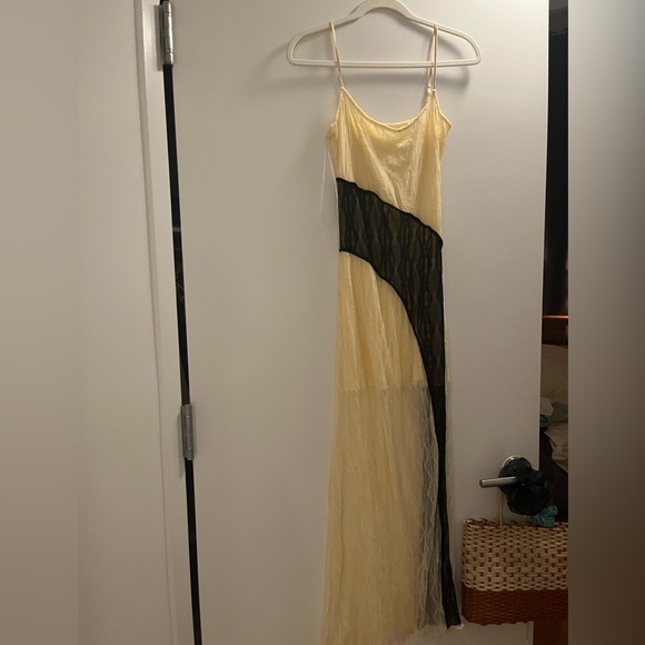 Find me now Mariposa block dress (second skin) - Picture 3 of 5